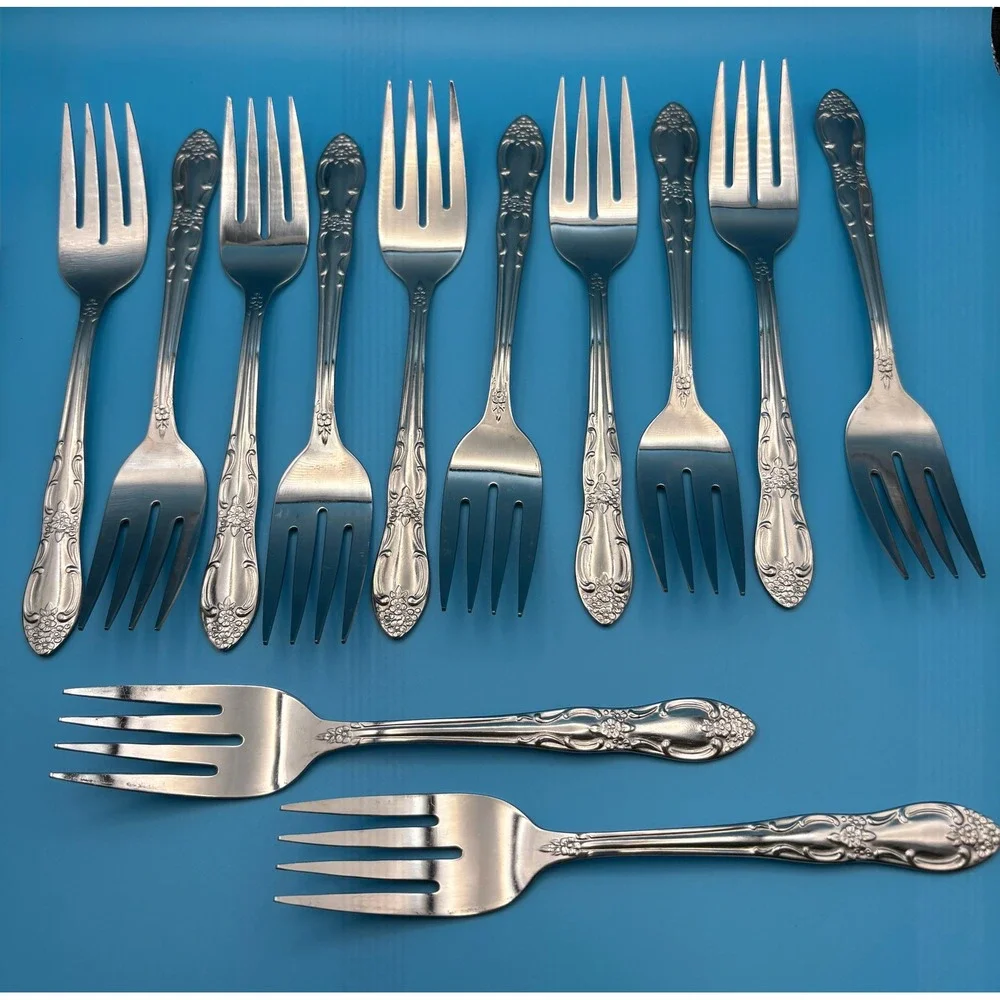 Oneida Venus Salad Forks Set of 12 Oneidacraft Deluxe Stainless Floral Cutlery